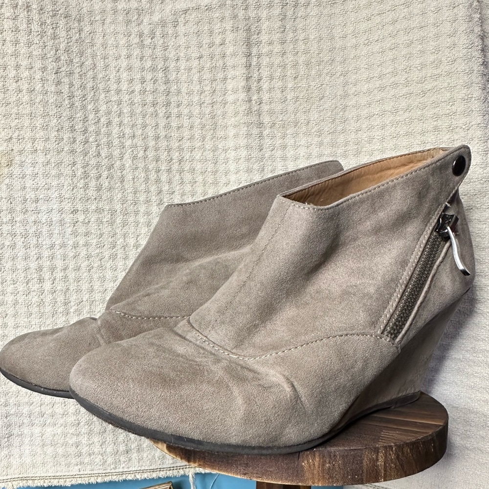 Ankle booties